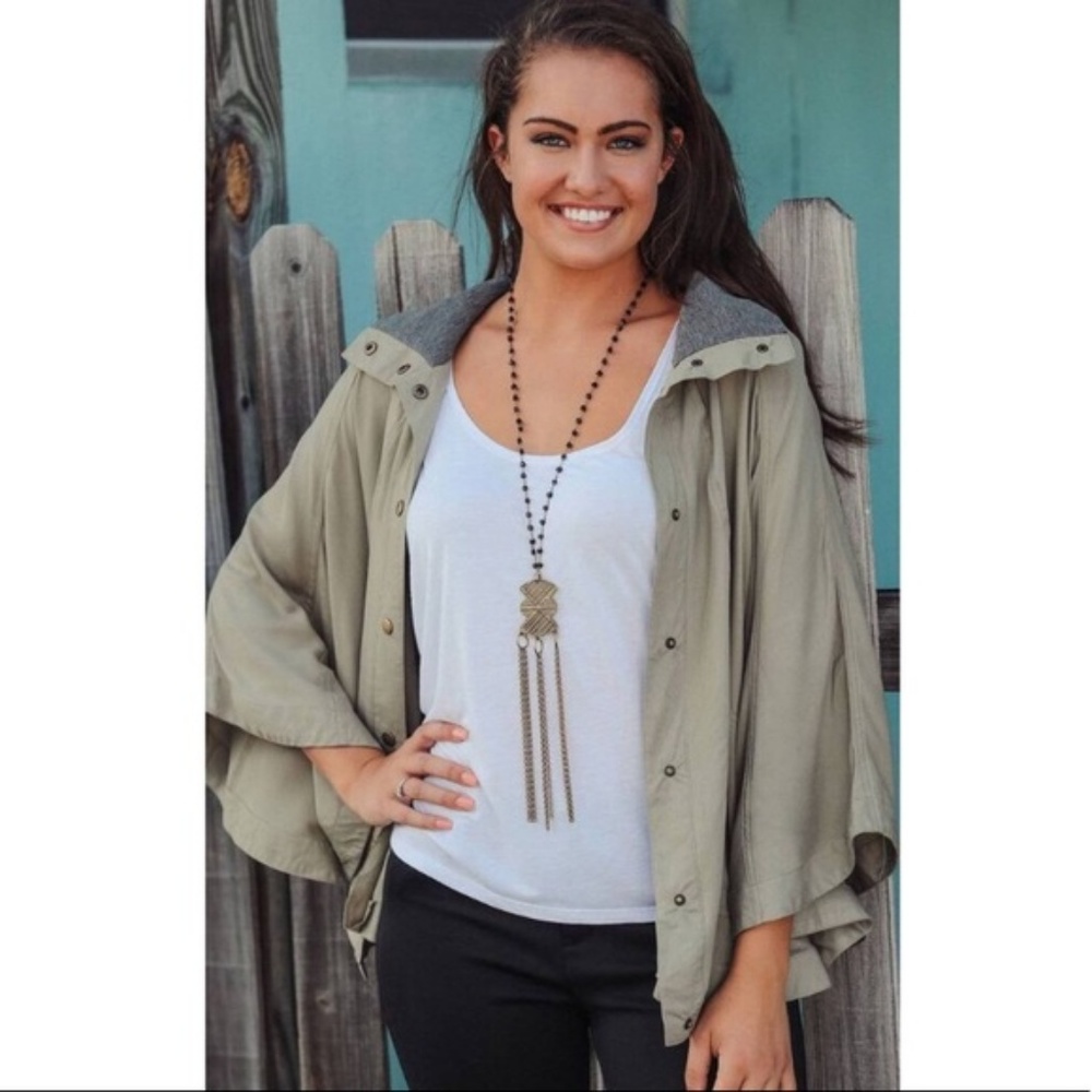 Olive Britt Poncho Jacket Size Large